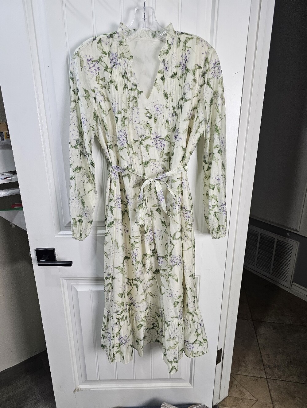Floral V-neck Tie-waist Dress Romantic Flowy Maxi Long Sleeve Feminine Coquette